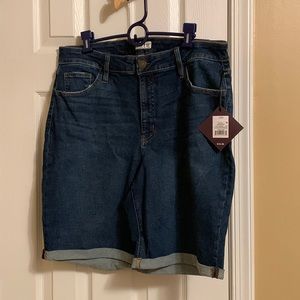 Bermuda Jean shorts with rolled hem